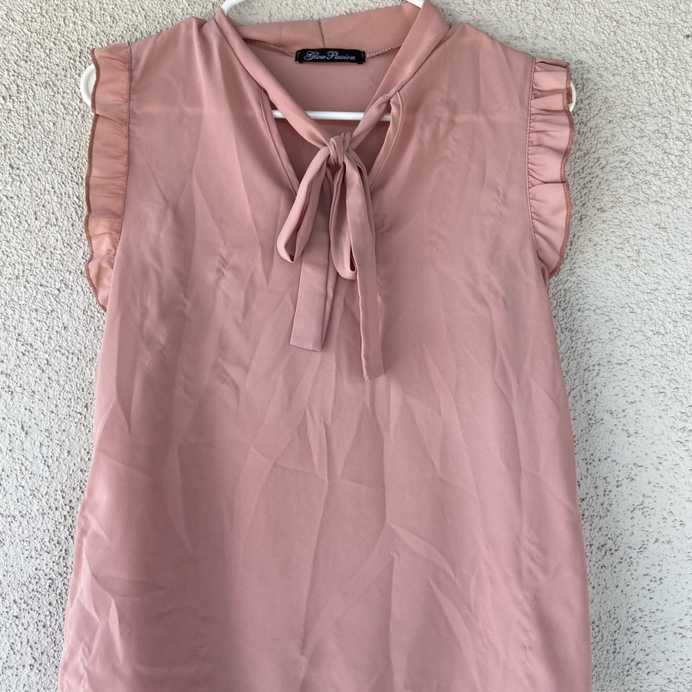 Glow Passion Sleeveless Blouse